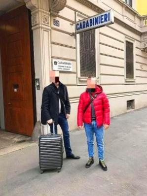 Chi conosce i truffatori visti nella video? Questi uomini hanno carpito i Bitcoin, pagando con le banconote false da 500 Euro! Questo delitto e' stato denunciato ai Carabinieri. Ricercato hanno cominciato anche gli agenti dall'Ufficio Rutkowski!