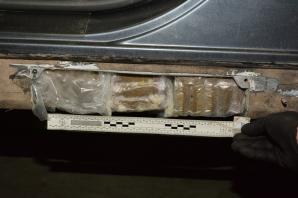 [VIDEO] Narkotyki ukryte w samochodzie. Zatrzymany obywatel Rosji.