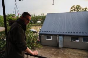 Premier w Małopolsce. Zalane domy i drogi w Głogoczowie.  Łączymy się w wyrazach współczucia także z mieszkańcami Belgii i Niemiec