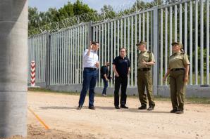 Zakończenie budowy fizycznej części zapory na granicy polsko-białoruskiej – wydarzenie z udziałem kierownictwa MSWiA