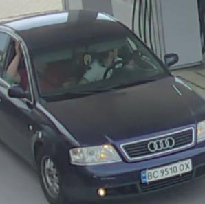 [VIDEO] RUTKOWSKI W AKCJI: Śmiała  kradzież 43 tys. Euro z kabiny busa na stacji paliw w Pniewach woj. mazowieckie. Wszystko nagrały kamery