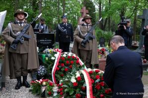 W środę przypadła 14. rocznica katastrofy smoleńskiej, w której zginęło 96 osób, w tym Prezydent RP Lech Kaczyński z Małżonką Marią. W Krakowie i Warszawie Prezydent Andrzej Duda oddał hołd ofiarom tragedii z 10 kwietnia 2010 roku