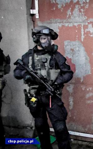 [VIDEO] Zlikwidowane laboratorium, zatrzymani 2 chemicy, przejęty towar wart ok. 15 mln zł