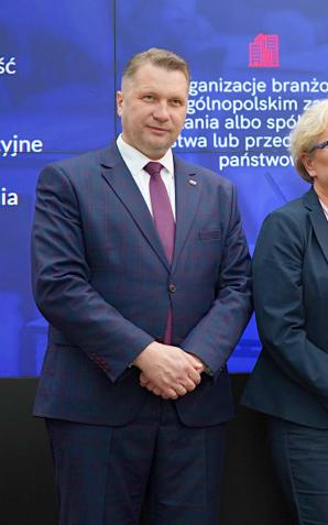 [VIDEO] Nowa jakość szkolnictwa zawodowego w Polsce – podpisanie pierwszych umów w ramach Branżowych Centrów Umiejętności