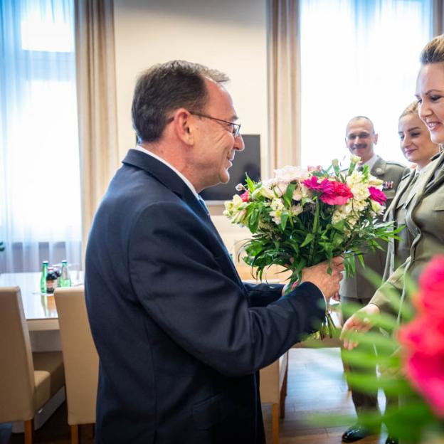 Podziękowania od ministra Mariusza Kamińskiego dla funkcjonariuszek Straży Granicznej zaangażowanych w działania na wschodniej granicy