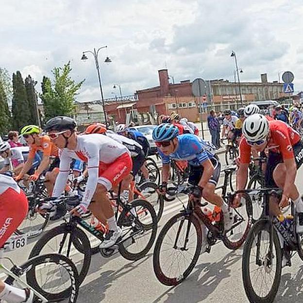 Orlen Wyścig Narodów 2023: Peleton już w Polsce, zmierza do finiszu 4 etapu w Nowym Sączu!