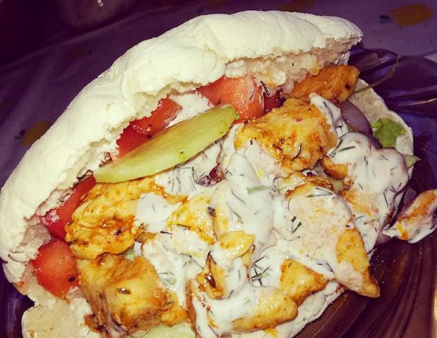 Chlebki pita z gyrosem